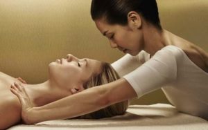 Hot Stone Massage: A Fantastic Gift