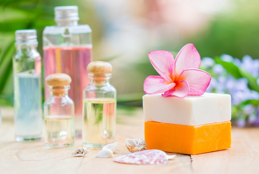 5 Essential Oils To Add In Your Beauty Routine